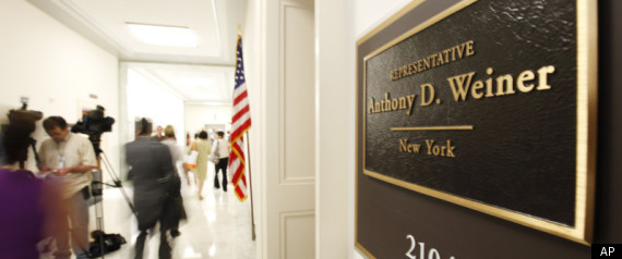 Disgraced Congressman Anthony Weiner “Keep It In Your Pants” Resigns (Video inside)