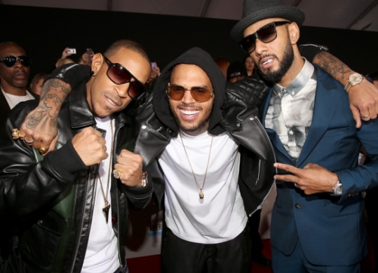 Swizz Beatz, Ludacris & Chris Brown Perform “Everyday Birthday” at AMA’s (Video Inside)