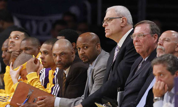 Job Opening @Lakers As They Are In Pursuit Of Phil Jackson After Firing Mike Brown
