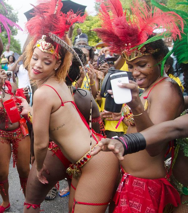 Scandalous!!! Rihanna Backs That Thang Up in Barbados!